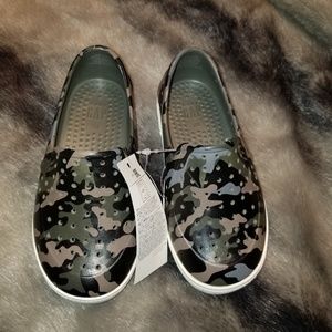 Gap toddler camo slip on shoes